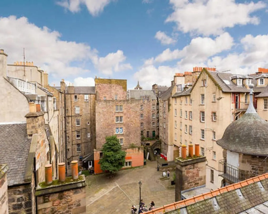 Refurbished Studio Next To The Royal Mile Apartment Edinburgh